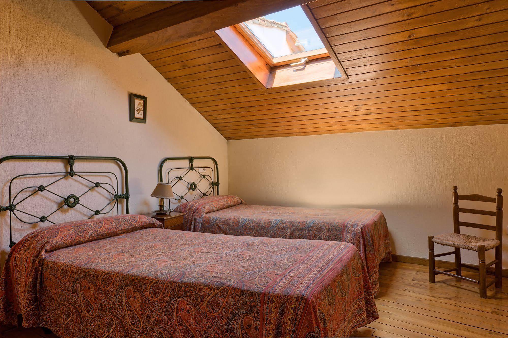 Casas Rurales El Llugaron Miravalles Εξωτερικό φωτογραφία