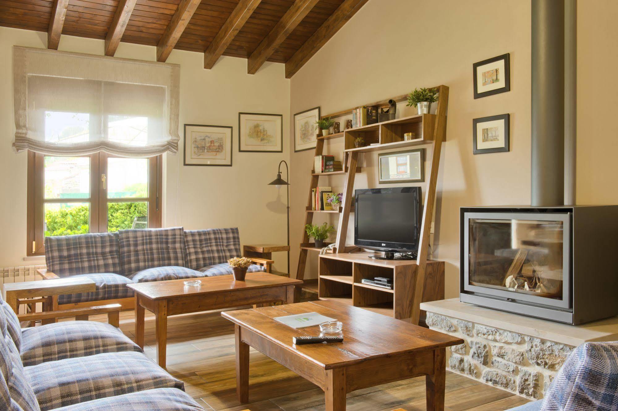 Casas Rurales El Llugaron Miravalles Εξωτερικό φωτογραφία